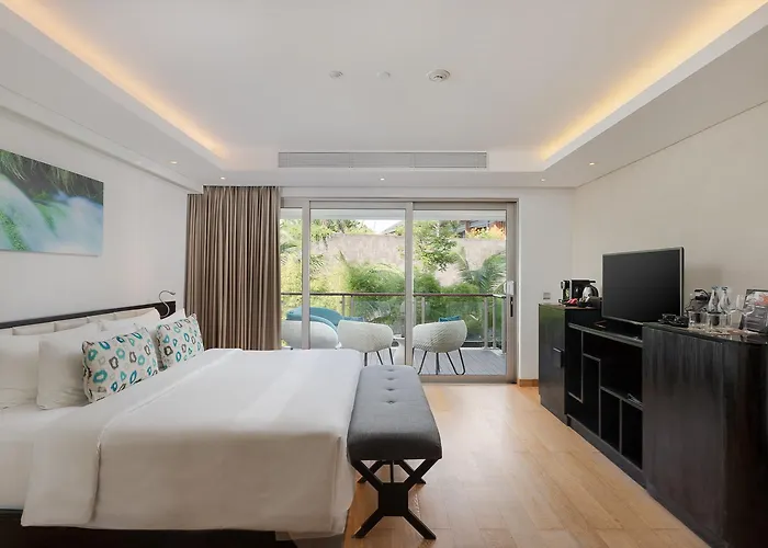 Double - Six, Luxury -