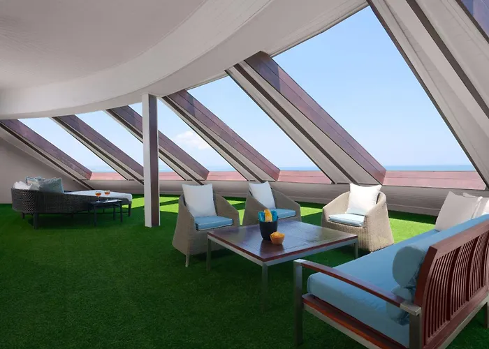 Double - Six, Luxury - Hotel