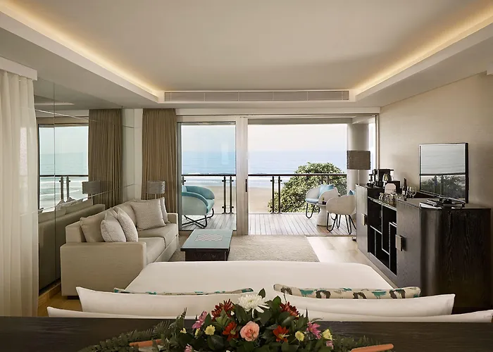 Double - Six, Luxury -
