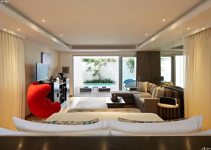 Double - Six, Luxury -