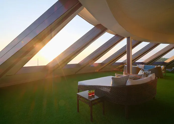 Double - Six, Luxury - Hotel 5*