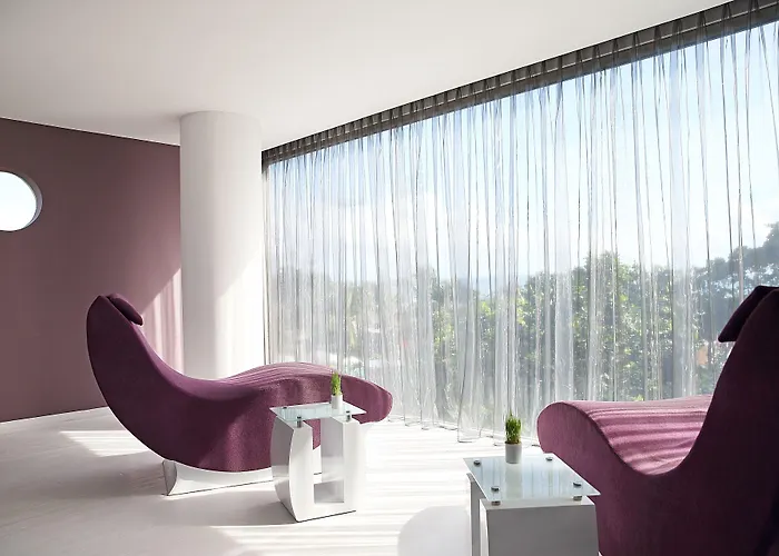 Double - Six, Luxury - Hotel