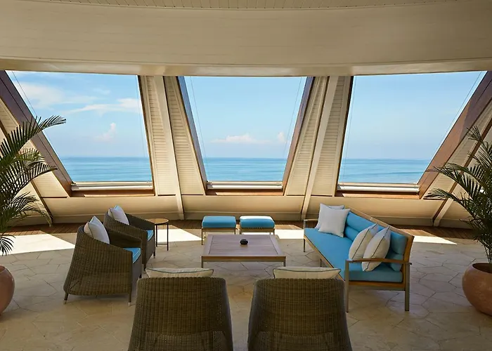 Double - Six, Luxury -